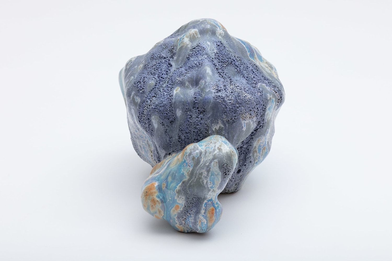 Liz Larner
Asteroid (artichoke)
2020
Glazed ceramic
​8 15/16 x 5 7/8 x 7 inches (22.7 x 14.9 x 17.8 cm)