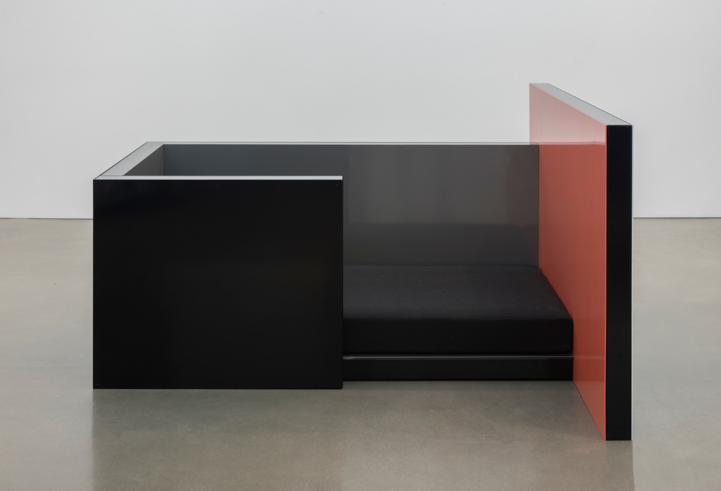 Planar Configuration Three [#1]
2017
Powder-coated steel and aluminum, cushion, pillow, blanket
50 1/2 x 83 7/8 x 91 inches (128.3 x 213 x 231.1 cm)

CLICK IMAGE FOR MORE VIEWS