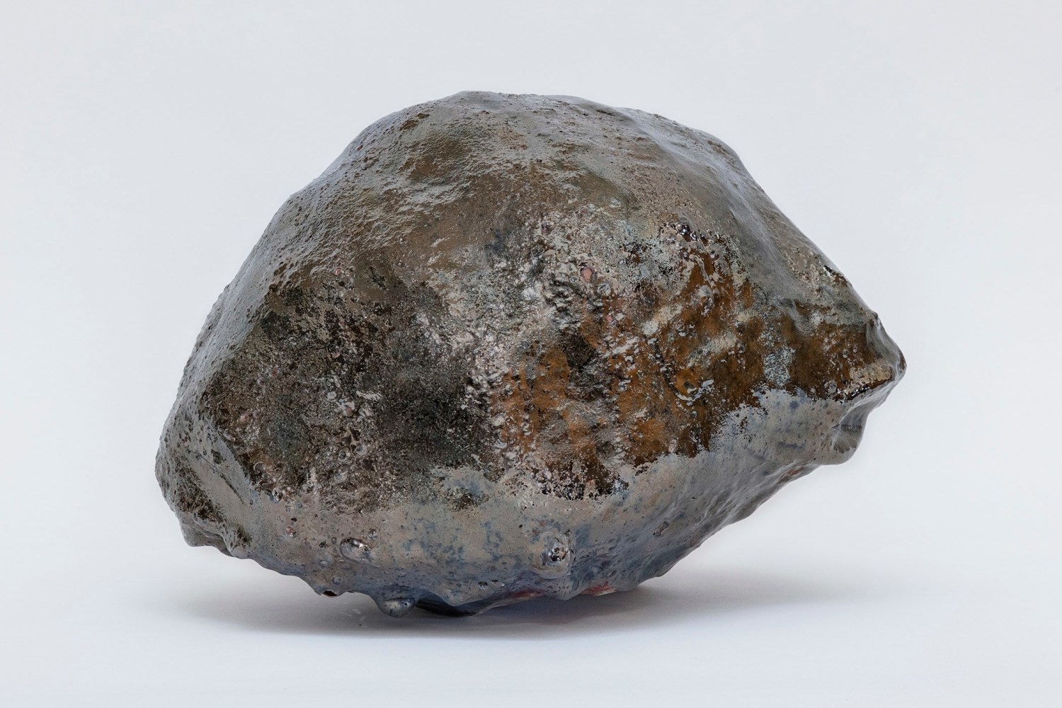 Liz Larner
Asteroid (space metal)
2020
Glazed ceramic
9 1/2 x 9 1/4 x 8 5/8 inches (24.1 x 23.5 x 21.9 cm)