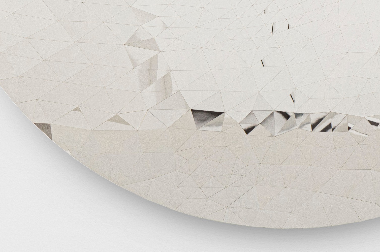 Anish Kapoor
Random Triangle Mirror (detail)
2014
Stainless steel and resin
59 x 59 x 7 5/8 inches (150 x 150 x 19.5 cm)