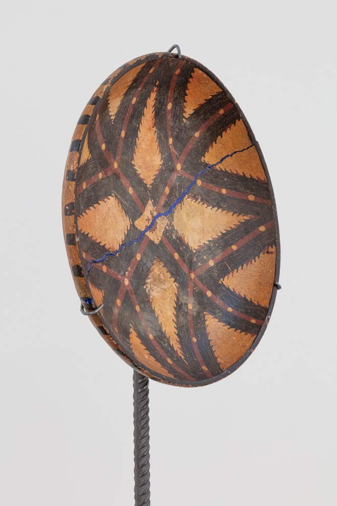 Kader Attia
Untitled&amp;nbsp;(detail)
2020
Ceramic, terracotta, epoxy resin and steel plinth
Artwork Dimensions:
16 1/2 x 16 1/2 x 3 1/2 inches (41.9 x 41.9 x 8.9 cm)
Overall Dimensions
69 1/4 x 9 7/8 x 9 7/8 inches (175.9 x 25.1 x 25.1 cm)