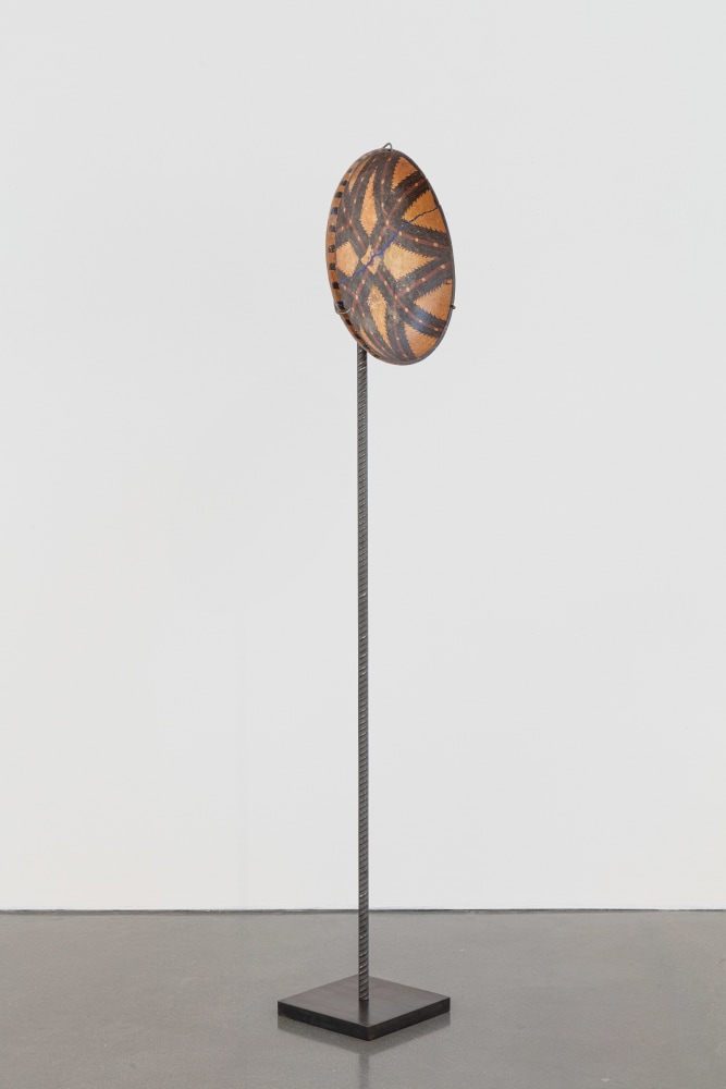 Kader Attia
Untitled
2020
Ceramic, terracotta, epoxy resin and steel plinth
Artwork Dimensions:
16 1/2 x 16 1/2 x 3 1/2 inches (41.9 x 41.9 x 8.9 cm)
Overall Dimensions
69 1/4 x 9 7/8 x 9 7/8 inches (175.9 x 25.1 x 25.1 cm)