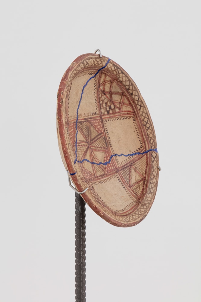 Kader Attia
Untitled&amp;nbsp;(detail)
2020
Ceramic, terracotta, epoxy resin and steel plinth
Artwork Dimensions:
10 1/2 x 10 1/2 x 2 3/4 inches (26.7 x 26.7 x 7 cm)
Overall Dimensions:
66 1/2 x 10 x 9 3/4 inches (168.9 x 25.4 x 24.8 cm)