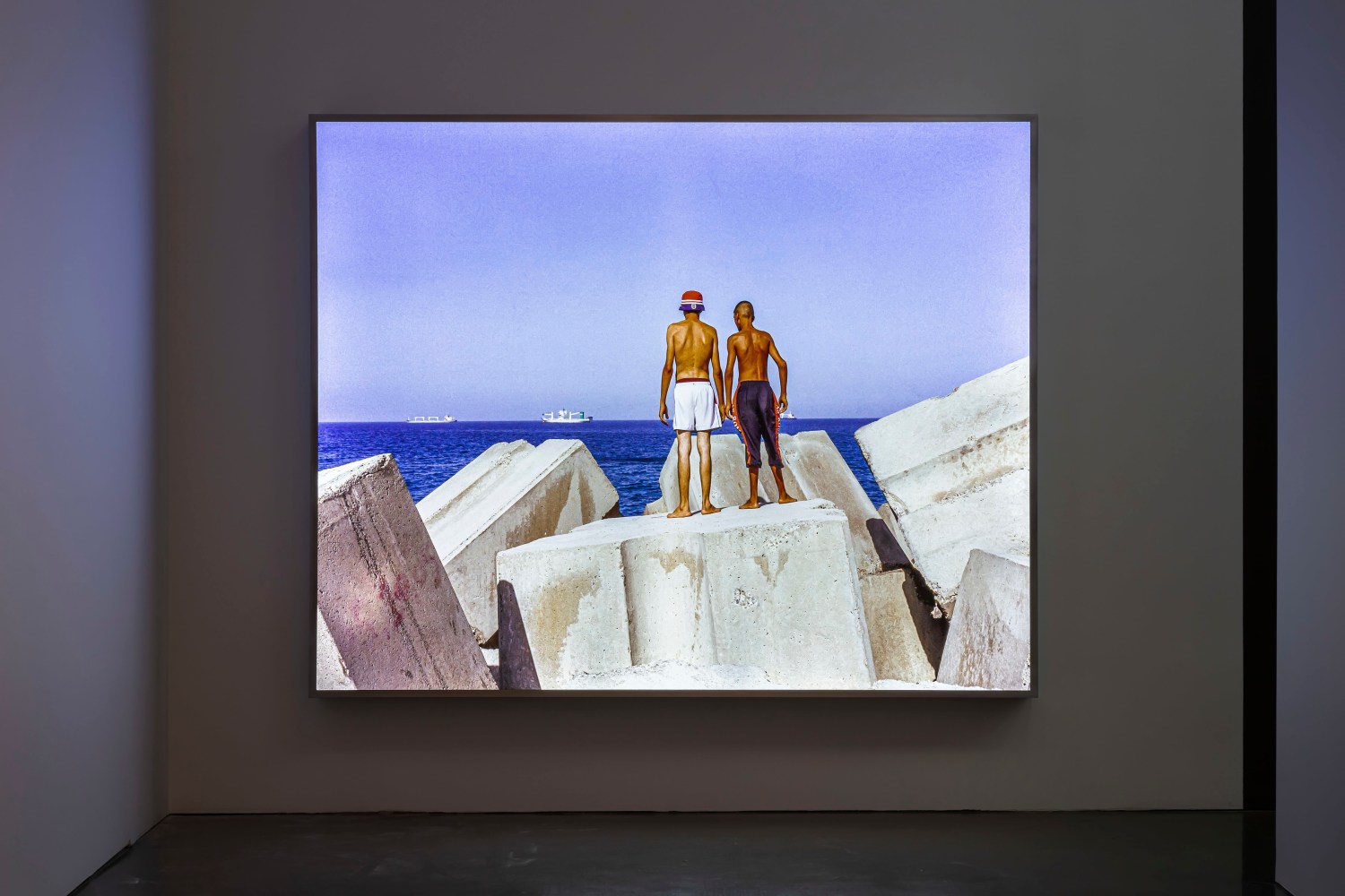 Kader Attia
Rochers Carr&amp;eacute;s
2007/2020
Lightbox
79 1/4 x 99 x 7 1/8 inches (201.3 x 251.5 x 18.1 cm)
Edition of 3, 2 AP