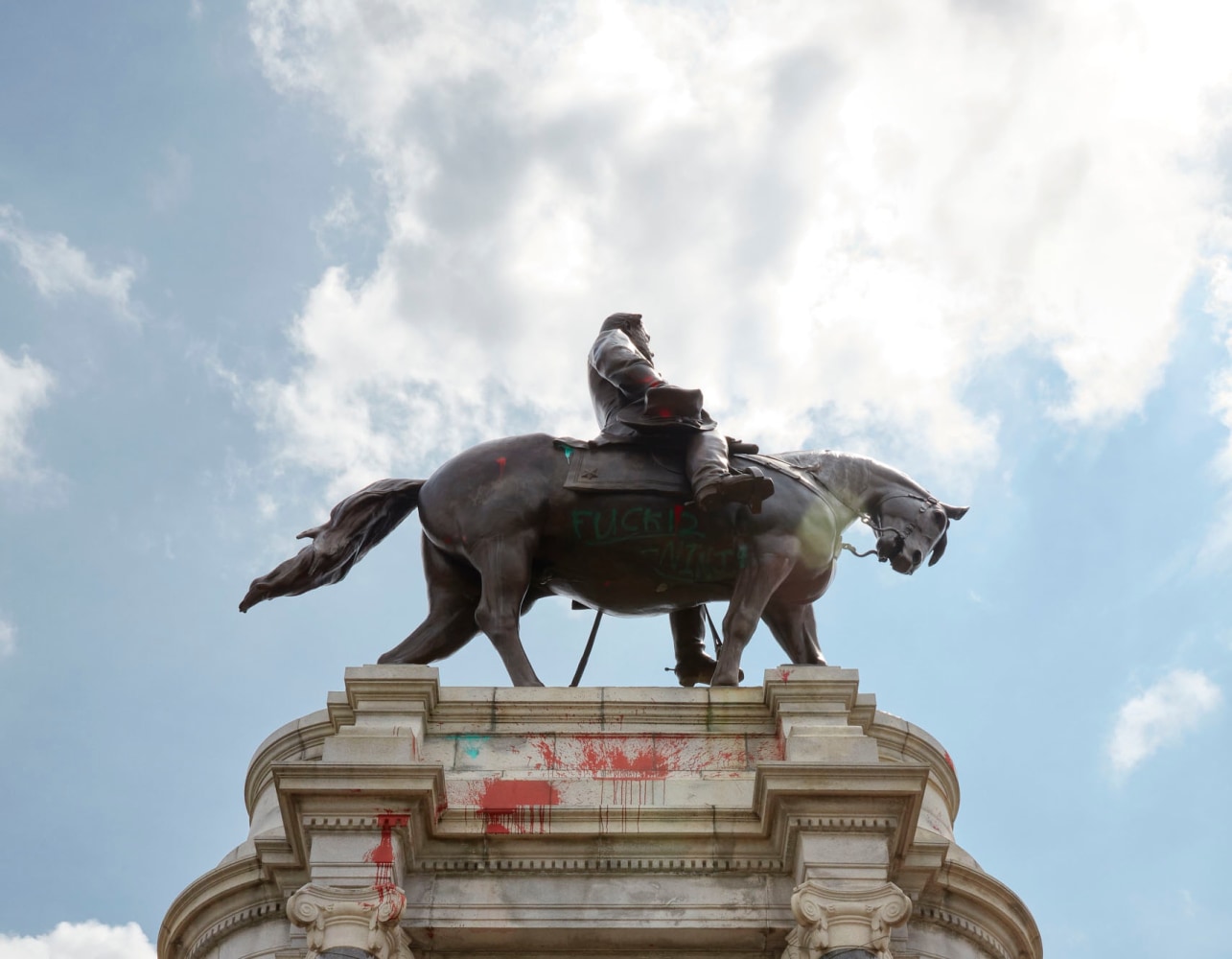 Catherine Opie
Untitled #4 (monument/monumental)&amp;nbsp;(detail)
2020
Pigment print
Framed Dimensions:
67 x 45 1/8 x 2 inches (170.2 x 114.6 x 5.1 cm)
Image Dimensions:
66 x 44 inches (167.6 x 111.8 cm)
Edition&amp;nbsp;of 5, 2 AP
$55,000