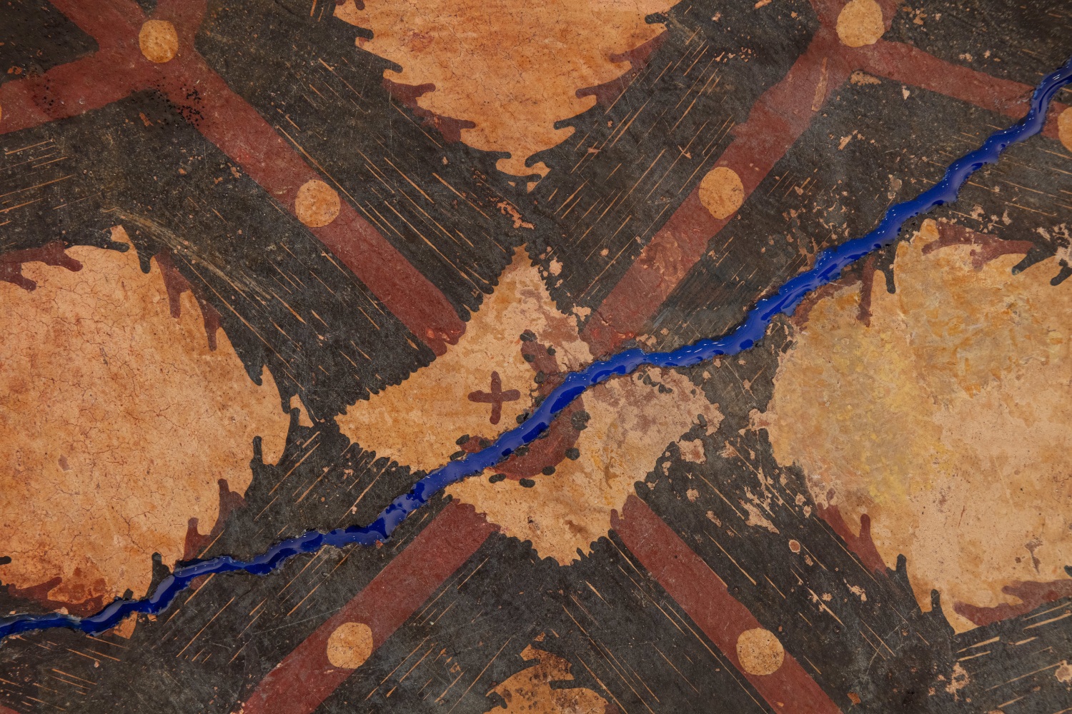 Kader Attia
Untitled&amp;nbsp;(detail)
2020
Ceramic, terracotta, epoxy resin and steel plinth
Artwork Dimensions:
16 1/2 x 16 1/2 x 3 1/2 inches (41.9 x 41.9 x 8.9 cm)
Overall Dimensions
69 1/4 x 9 7/8 x 9 7/8 inches (175.9 x 25.1 x 25.1 cm)