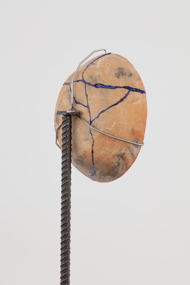 Kader Attia
Untitled&amp;nbsp;(detail)
2020
Ceramic, terracotta, epoxy resin and steel plinth
Artwork Dimensions:
9 x 9 x 3 1/8 inches (22.9 x 22.9 x 7.9 cm)
Overall Dimensions:
65 1/2 x 9 3/4 x 9 3/4 inches (166.4 x 24.8 x 24.8 cm)