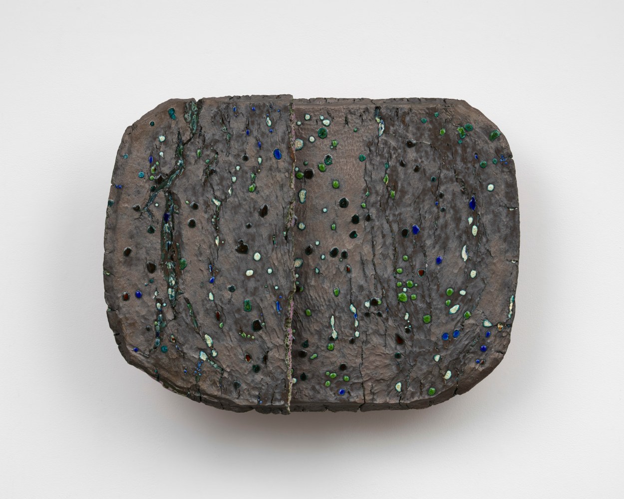 Liz Larner
subduction (underground)
2021
Ceramic, glaze
24 1/2 x 32 x 9 1/4 inches (62.2 x 81.3 x 23.5 cm)

DOUBLE CLICK IMAGE FOR MORE VIEWS