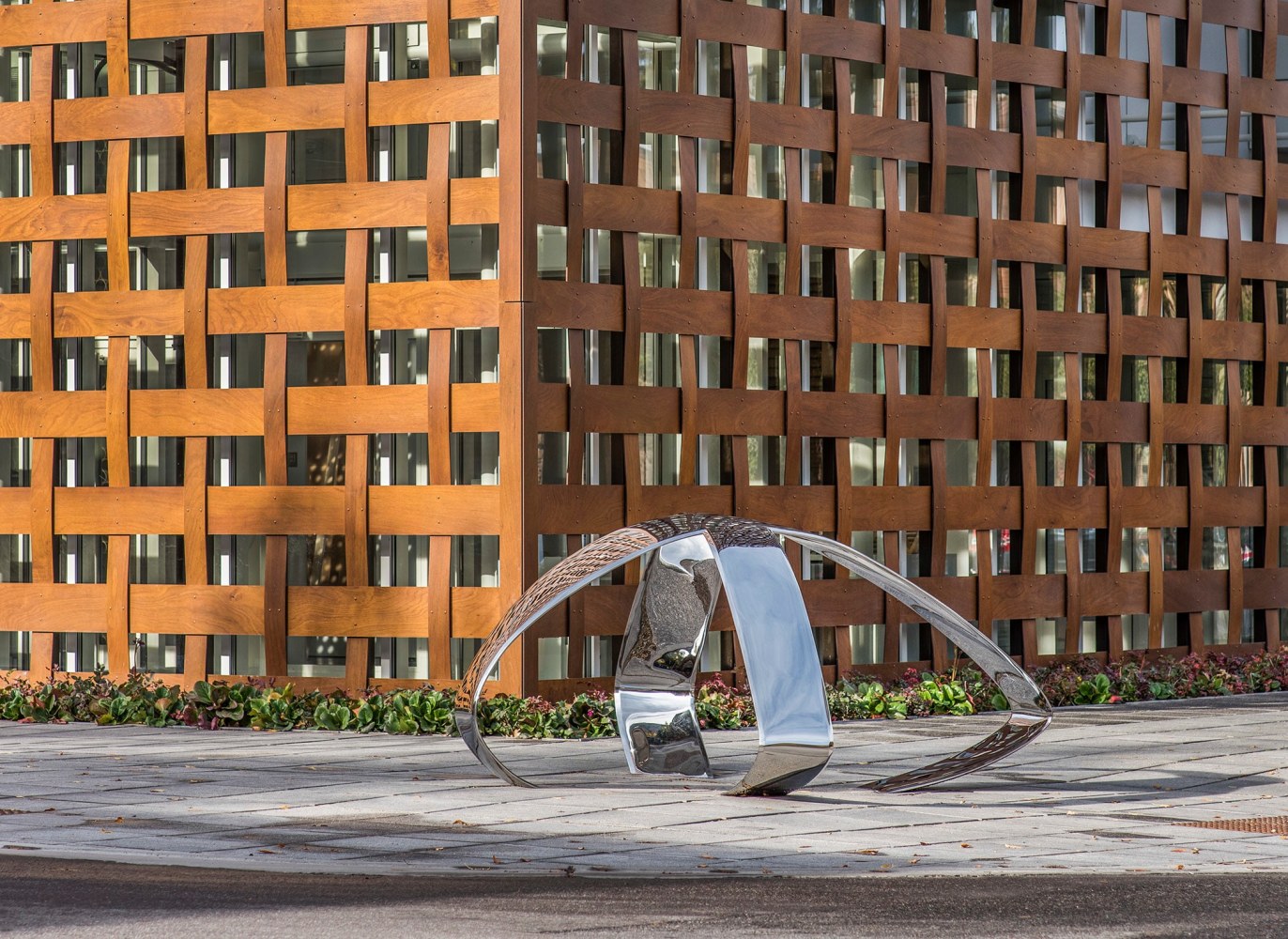 Liz Larner: Pioneers