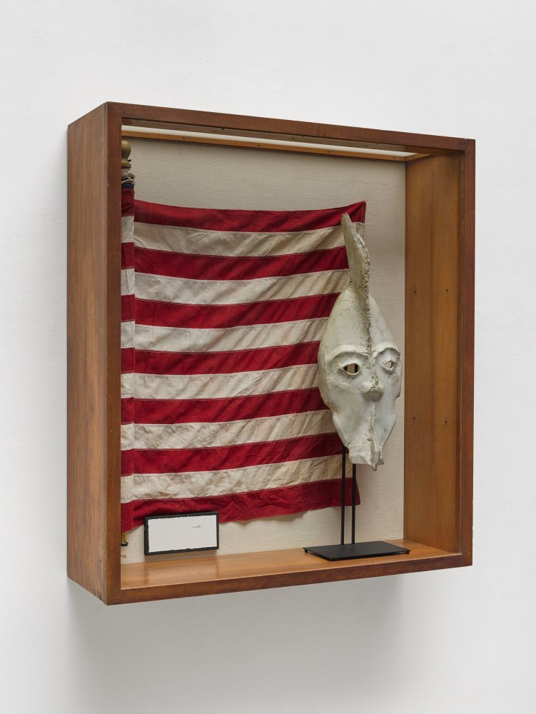 Theaster Gates
Malaga Vitrine #6
2019
Wooden vitrine, glass and various objects
42 x 37 3/4 x 12 1/8 inches (106.7 x 95.9 x 30.8 cm)