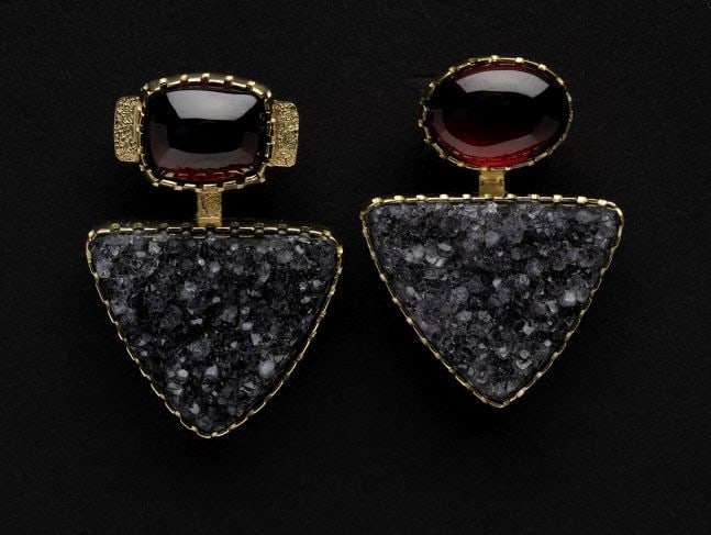 Earrings, garnet and crystal Brazilian agate with&amp;nbsp;18kt gold, 1-3/8 x 1&amp;nbsp;inches - each,&amp;nbsp;OC311-138