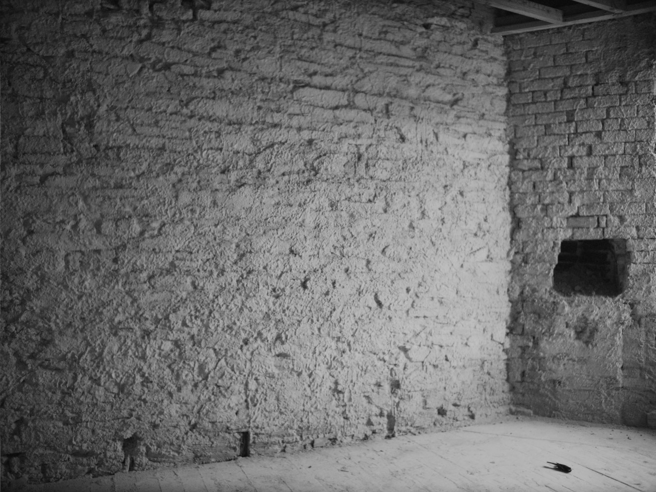 ENDLESS III (left&amp;nbsp;hand image)
2020
diptych: pigment print on Hahnemūhle Photo Rag 308gsm, 100% Cotton, white, acid free, framed
edition of 3
50 x 66.6 cm / 19.7 x 26.2 in (image size, each)&amp;nbsp;
52 x 68.6 x 3 cm / 20.5 x 27 x 1.2 in (framed size, each)&amp;nbsp;
WD25820