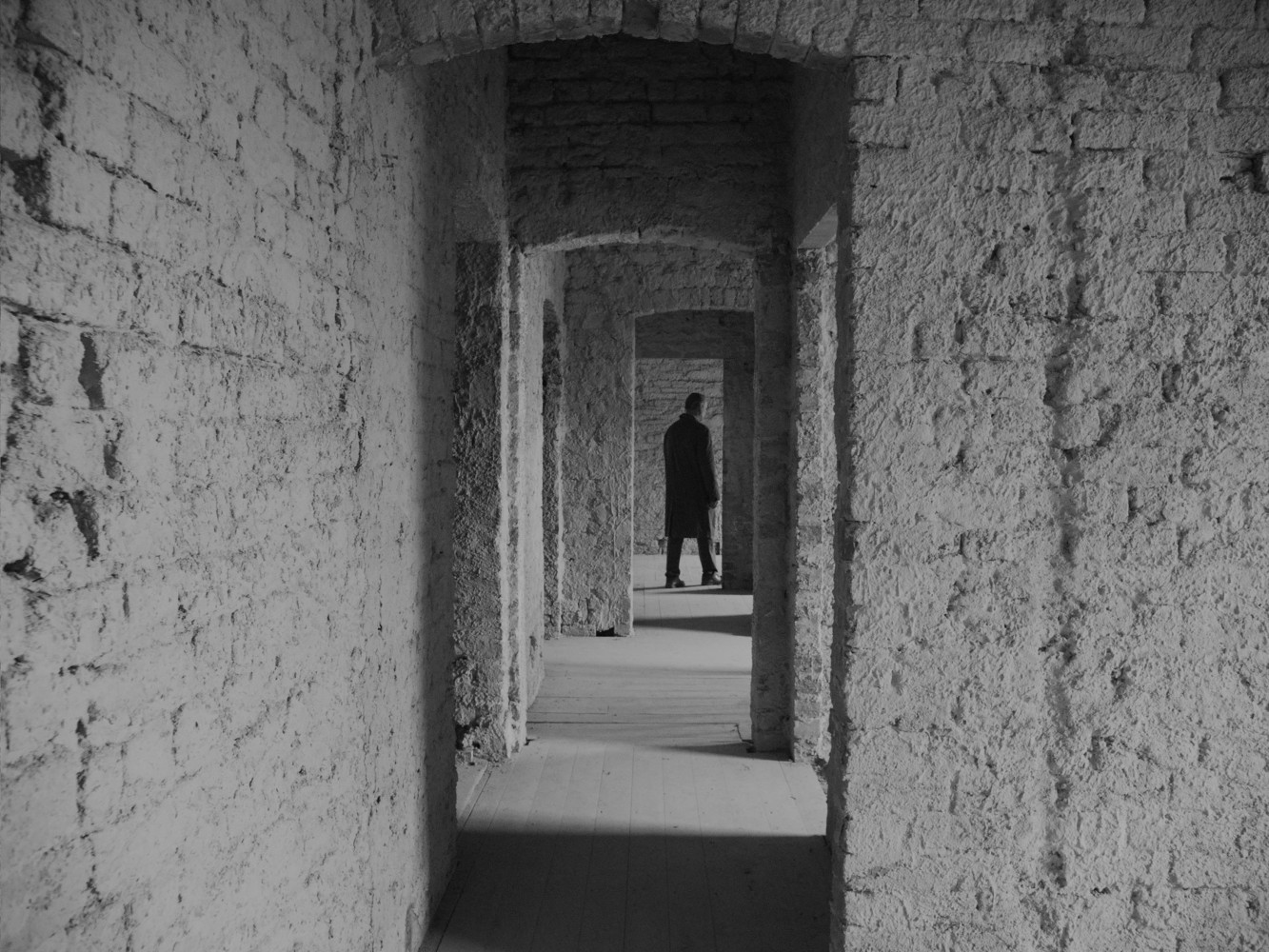 ENDLESS III (right hand image)
2020
diptych: pigment print on Hahnemūhle Photo Rag 308gsm, 100% Cotton, white, acid free, framed
edition of 3
50 x 66.6 cm / 19.7 x 26.2 in (image size, each)&amp;nbsp;
52 x 68.6 x 3 cm / 20.5 x 27 x 1.2 in (framed size, each)&amp;nbsp;
WD25820