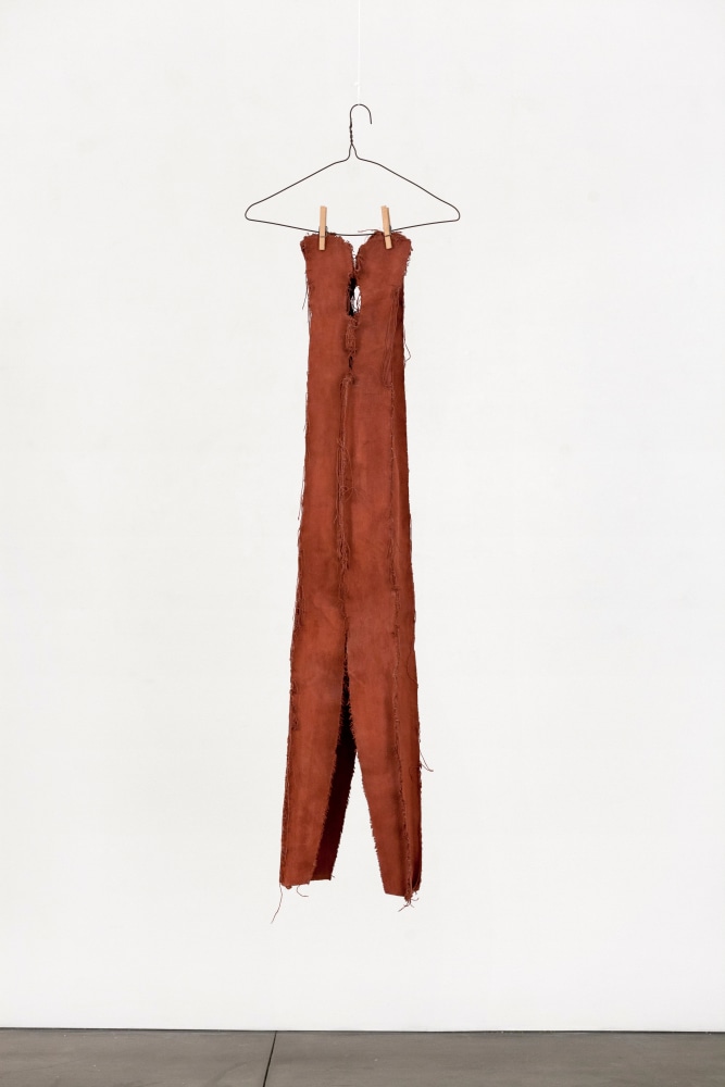 Claes Oldenburg&amp;nbsp;(1929-2022)

Clothespin &amp;ndash; 4 Ft. &amp;ndash; Soft Version, 1975

Canvas painted with latex and filled with kapok with metal hanger and wooden clothespins&amp;nbsp;

56 1/2 x 16 x 4 inches