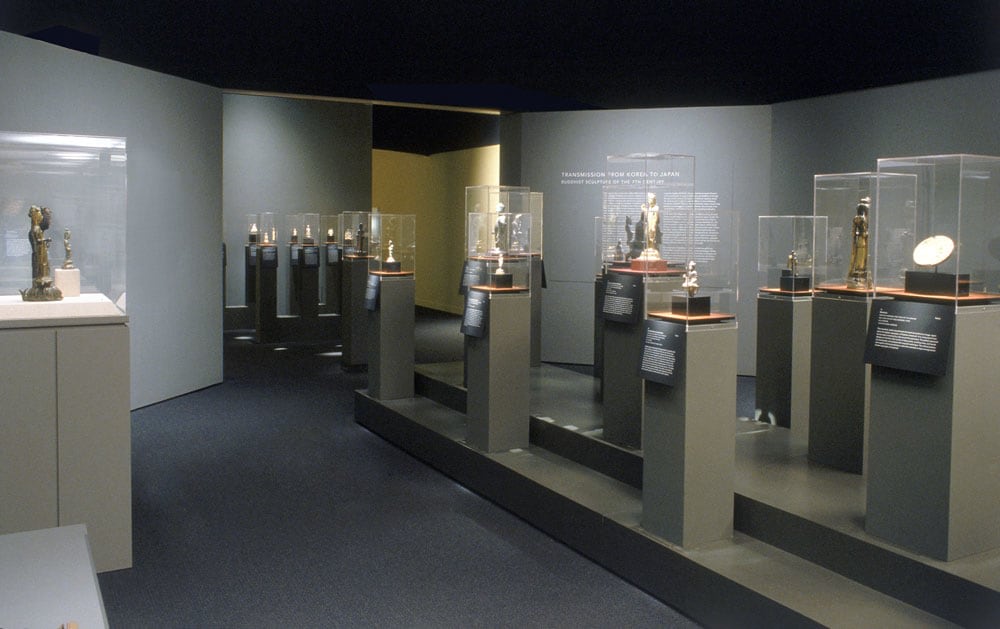 Installation view:&amp;nbsp;Transmitting the Forms of Divinity: Early Buddhist Art from Korea and Japan,&amp;nbsp;Japan Society Gallery, New York, April 9&amp;ndash;June 22, 2003
Photo: Sheldon Collins &amp;copy; Japan Society, New York

&amp;nbsp;