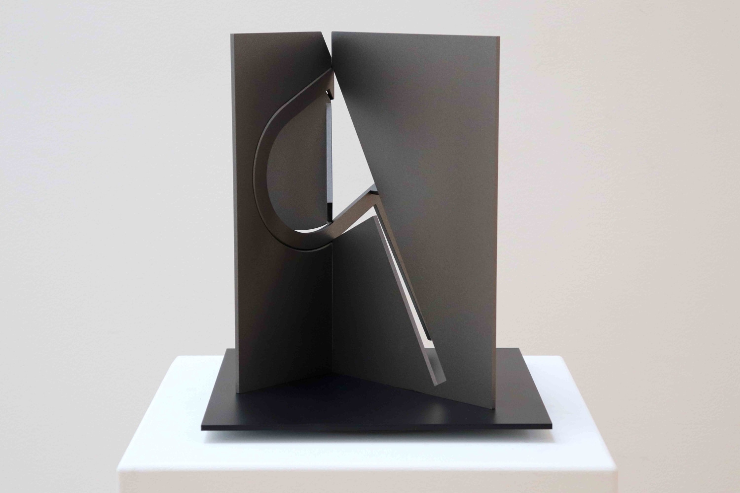 Folded Square Alphabet P, A.P.

2011

Painted Steel

12 x 12 x 12 inches

30.5 x 30.5 x 30.5cm
