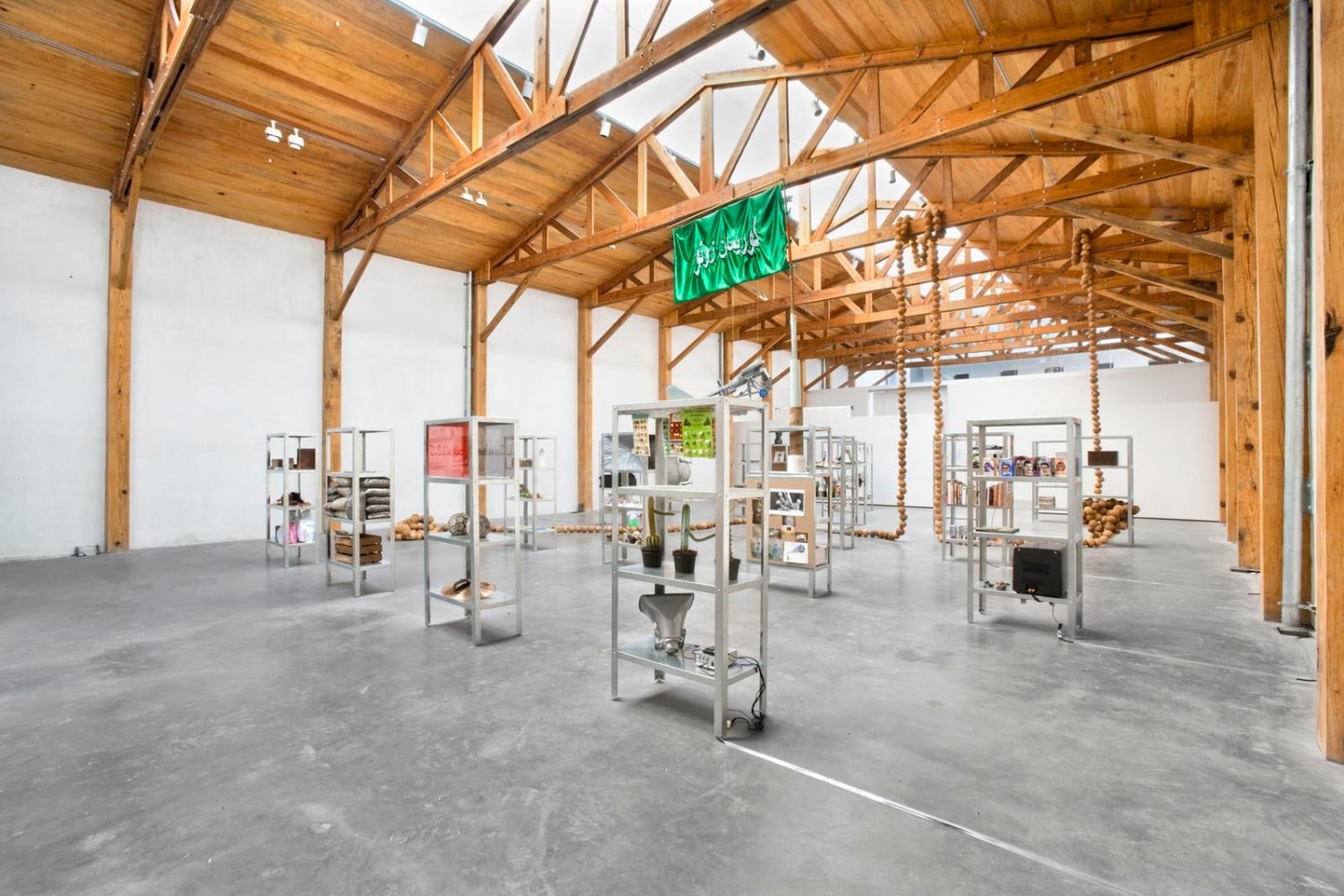 	inauguraci&amp;oacute;n del nuevo espacio, kurimanzutto, ciudad de m&amp;eacute;xico, 2008