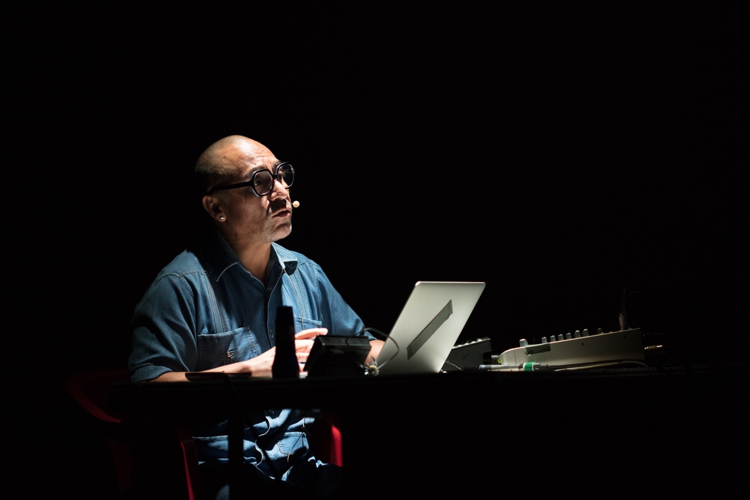 abraham cruzvillegas en&amp;nbsp;j&amp;eacute;r&amp;ocirc;me bel,&amp;nbsp;kurimanzutto, ciudad de m&amp;eacute;xico, 2023