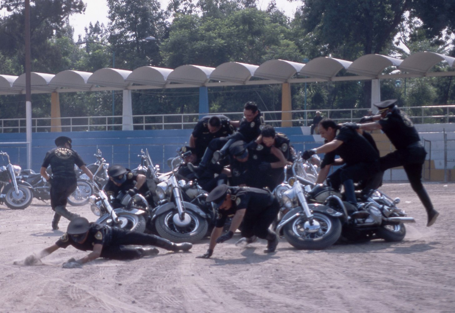 tri&amp;aacute;ngulo perfecto, 2010 impresi&amp;oacute;n digital 16.93 x 16.93 in.