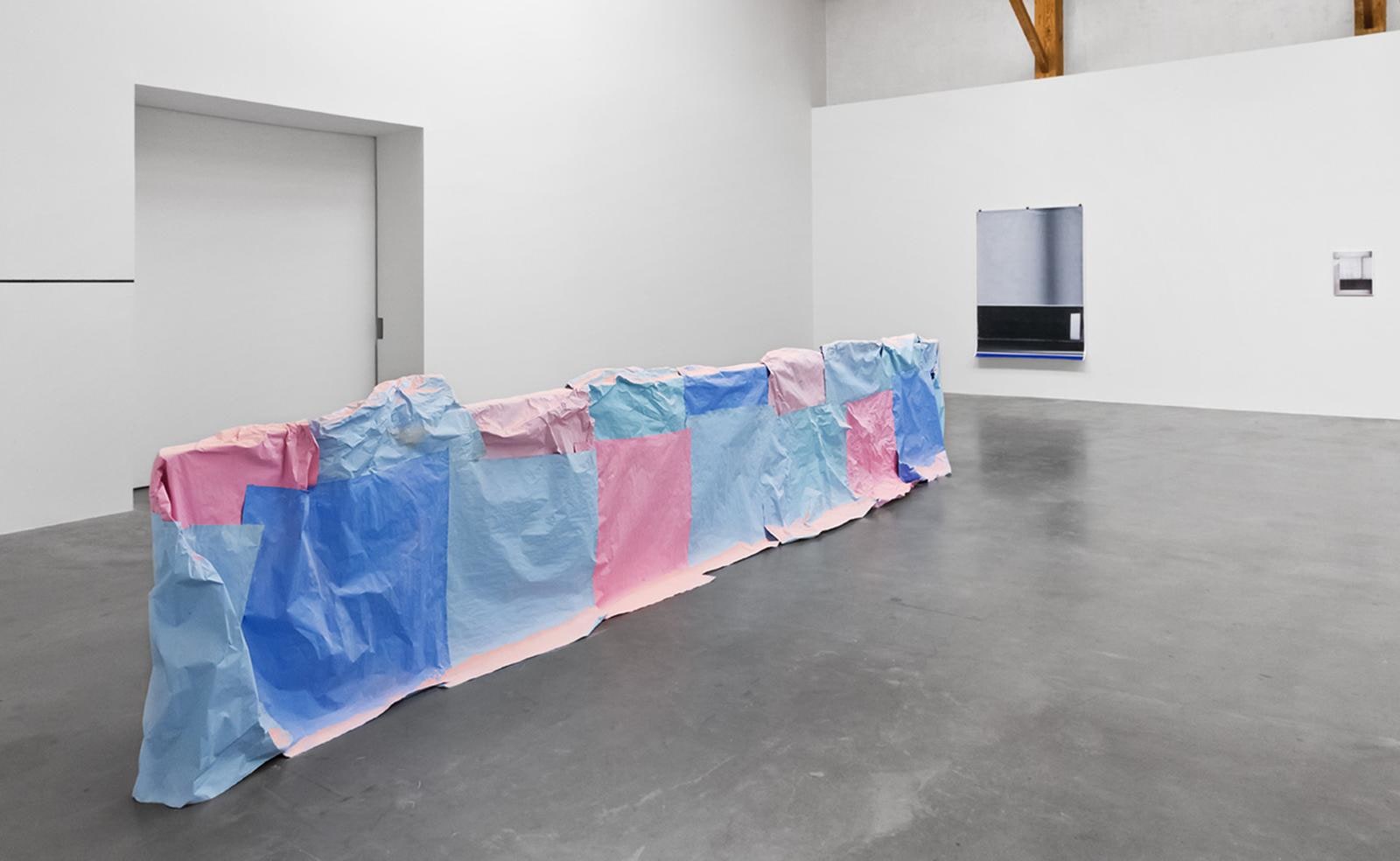 	en todo y en todas partes, kurimanzutto, ciudad de m&amp;eacute;xico, 2012