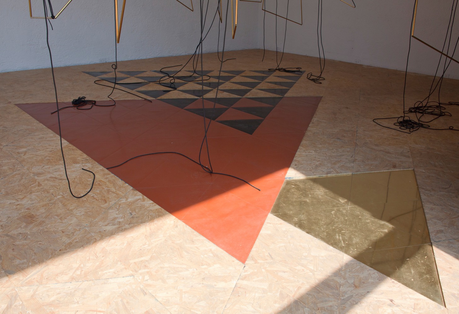 discrepancies with m.g., 2011

brass, nylon rope, cork, rubber

variable dimensions
installation view,&amp;nbsp;museo experimental el eco, mexico city, 2011