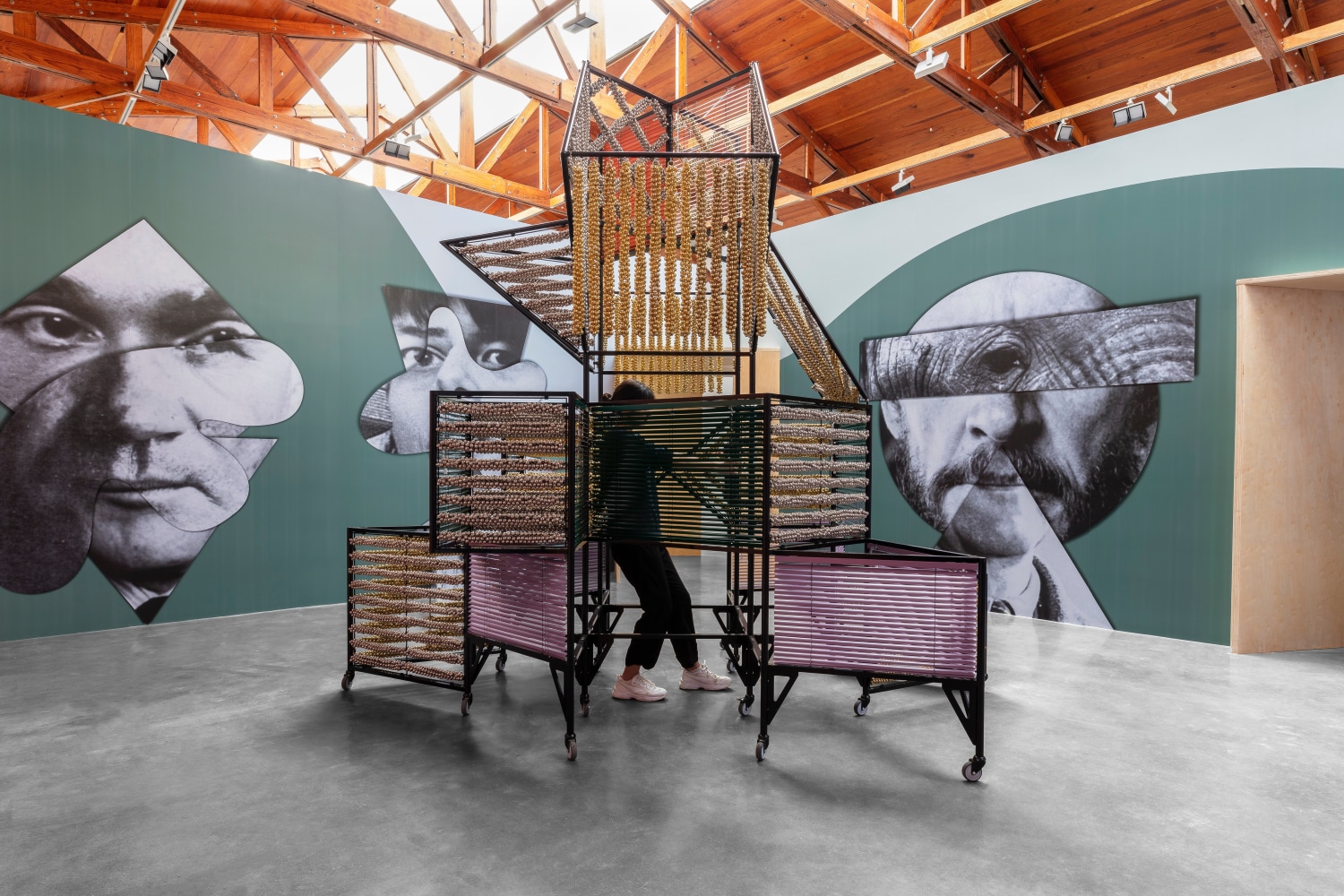 haegue yang,&amp;nbsp;dress vehicle / eclectic totemic&amp;nbsp;in&amp;nbsp;siembra (sowing), kurimanzutto, mexico city, 2020