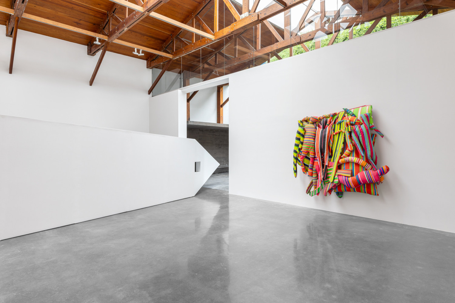 installation view marta minuj&amp;iacute;n: to live in art, kurimanzutto mexico city, 2025. photo: gerardo landa &amp;amp; eduardo lópez


&amp;nbsp;
