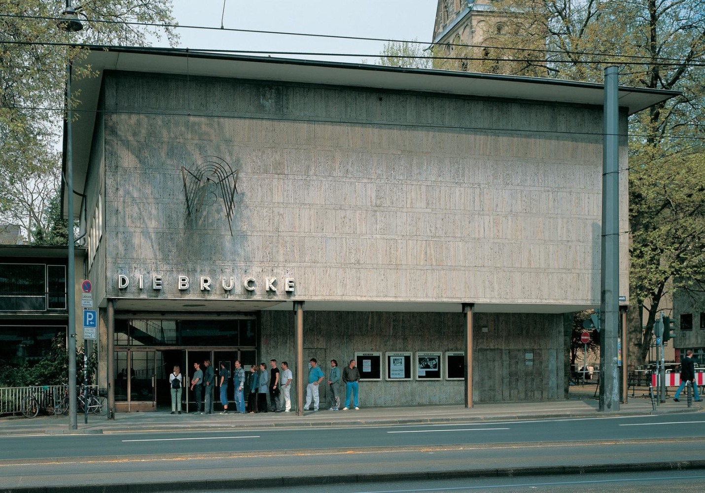 good feelings in good times, 2003
documentation of performance
museo tamayo, mexico city; wiels, brussels; casino luxembourg, luxembourg; k&amp;ouml;lnischer kunstverein, cologne; tate collection, london

&amp;nbsp;

&amp;nbsp;