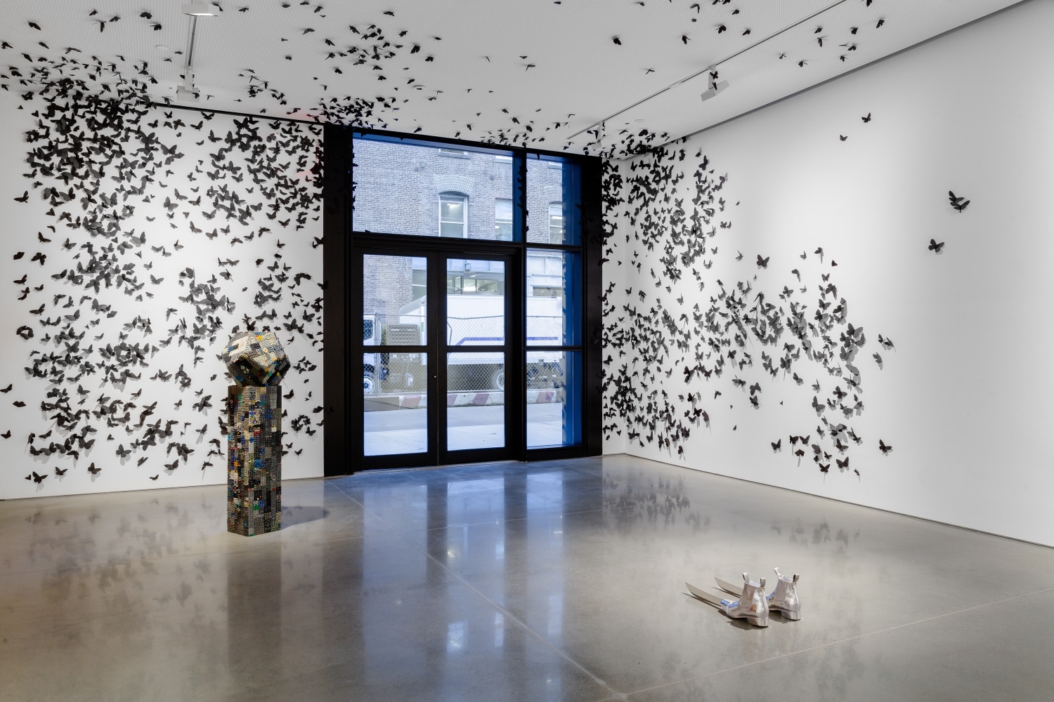 vista de instalaci&amp;oacute;n de todos juntos (all together), kurimanzutto, nueva york, 2022