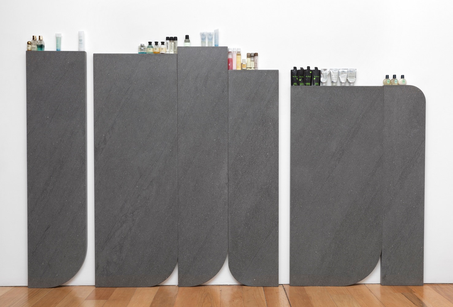 complimentary cornice and intervals, 2010

six marble slabs, courtesy cosmetics

56.69 x 92.52 x 1.18 in.

&amp;nbsp;