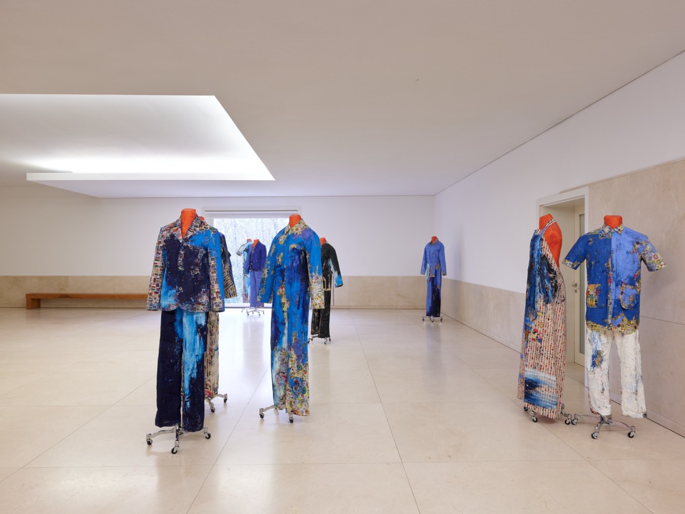 vista de instalaci&amp;oacute;n&amp;nbsp;oscar murillo: together in our spirits, serralves, 2023. foto: tim bowditch


&amp;nbsp;
