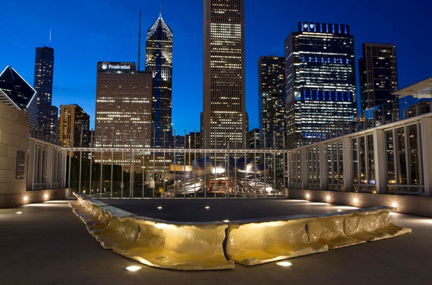 french curve, 2014
cast aluminium, epoxy resin, lacquer
433 x 23.6 x 2.8 in.&amp;nbsp;approx.&amp;nbsp;
installation view, museum of the art institute of chicago,&amp;nbsp;2014

&amp;nbsp;

&amp;nbsp;