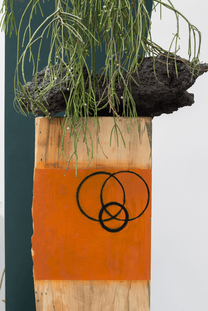 esculturas pendientes, kurimanzutto, ciudad de m&amp;eacute;xico, 2019