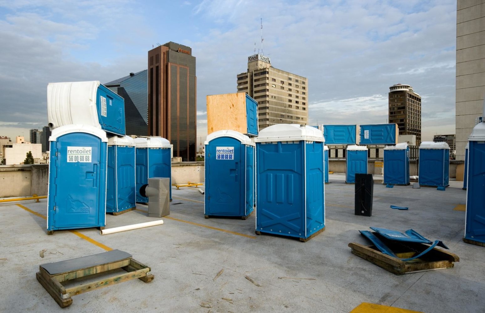 	solsticio de oto&amp;ntilde;o, ciudad de m&amp;eacute;xico, 2006