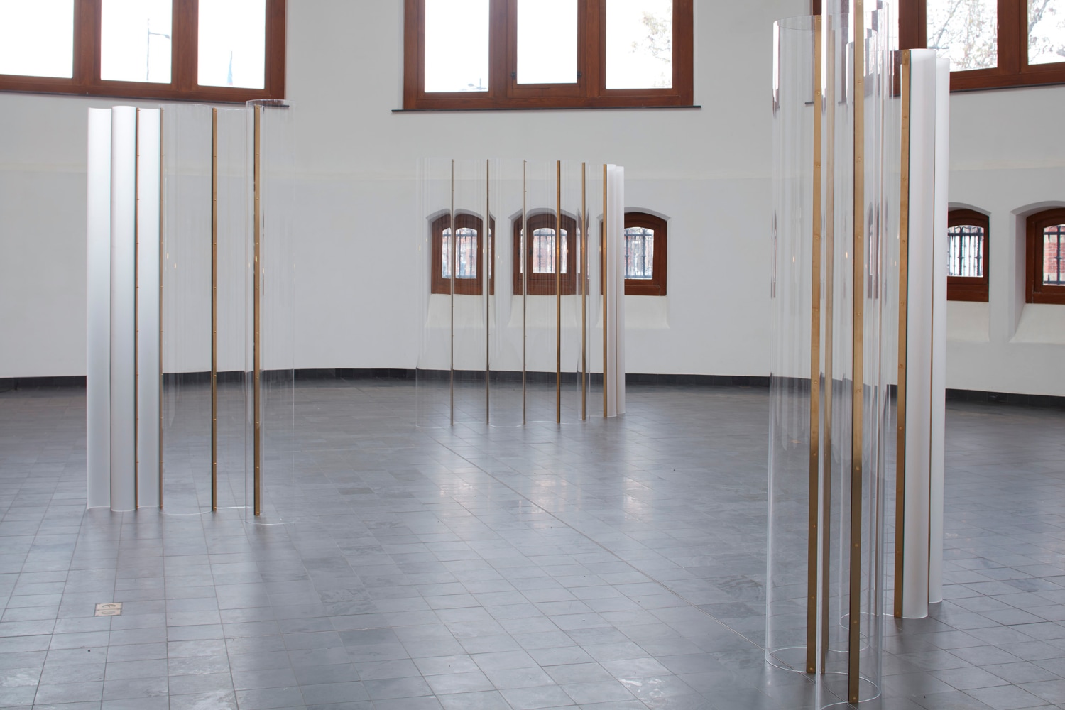 i stand like a mirror before you, 2015

plexiglass, brass plates, brass screws

86.61 x 92.13 x 11.61 in.
installation view, kiosk, ghent, belgium, 2015

&amp;nbsp;