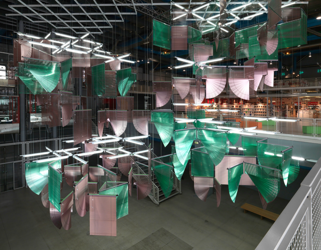 lingering nous, 2016

aluminum venetian blinds, aluminum hanging structure, powder coating, steel wire, led tubes, cable

67.52 x 379.13 x 427.56 in.

installation view,&amp;nbsp;centre pompidou, paris, 2016

photo: philippe migeat, 2016