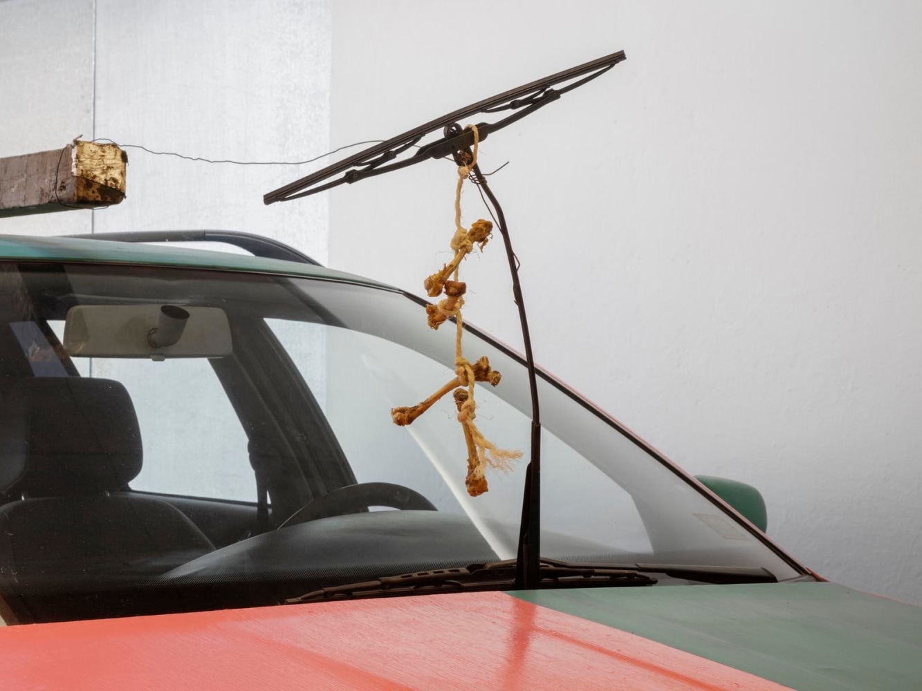 	abraham cruzvillegas	autoconfusi&amp;oacute;n, 2015	installation view of xyla&amp;ntilde;ynu. taller de los viernes, kurimanzutto, mexico city, 2016