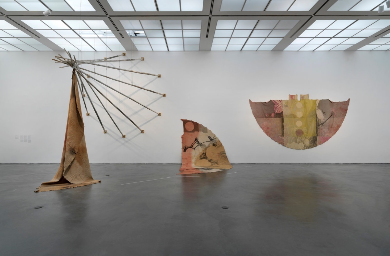 installation view duane linklater: mymothersside, mca chicago, 2023. photo: tom van eynde


&amp;nbsp;
