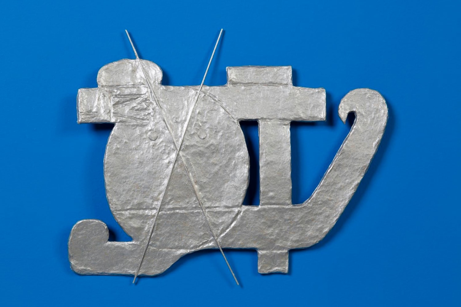 	todo bosque locamente enamorado de la luna tiene una autopista que lo cruza de un lado a otro, kurimanzutto, ciudad de m&amp;eacute;xico, 2016