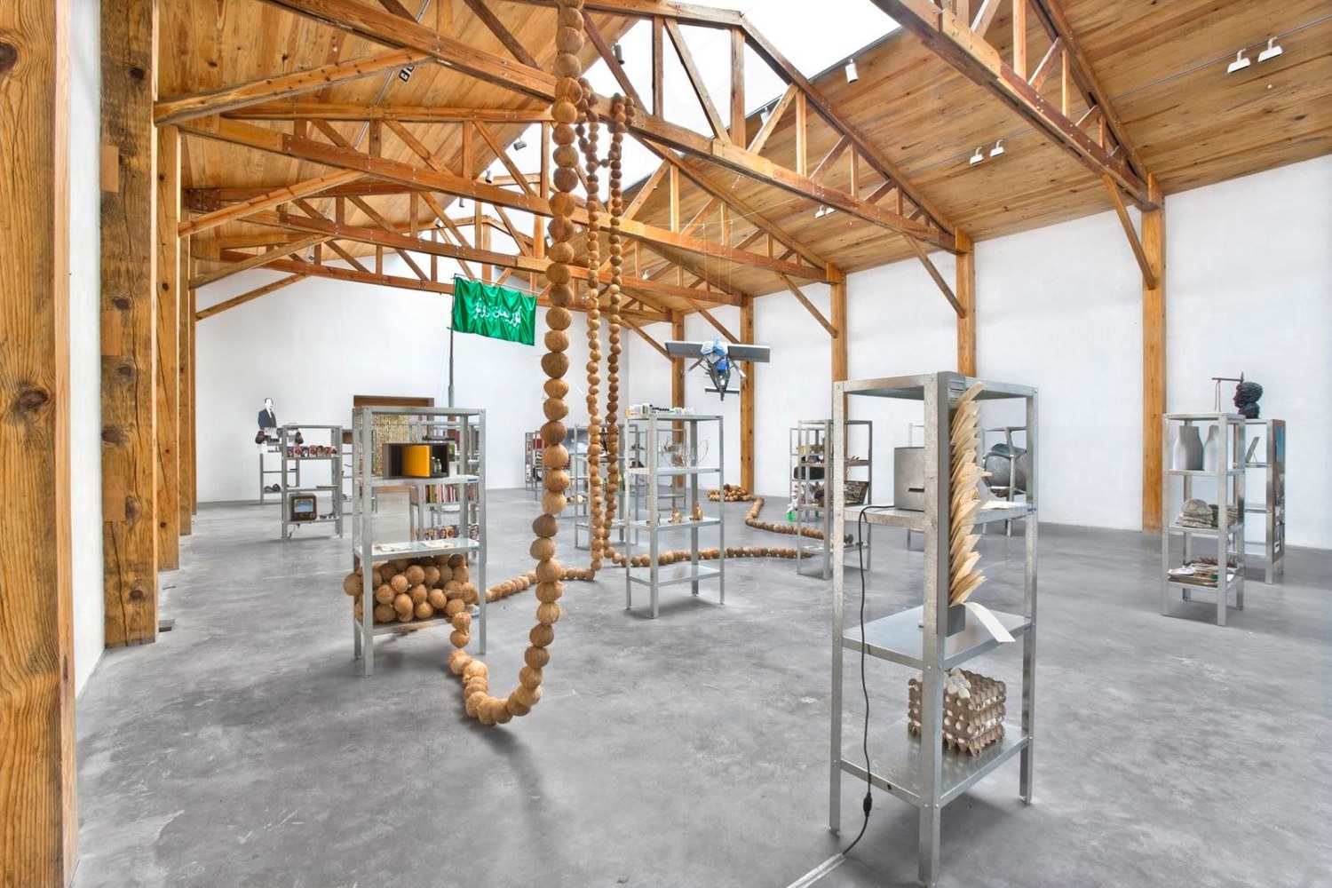 	inauguraci&amp;oacute;n del nuevo espacio, kurimanzutto, ciudad de m&amp;eacute;xico, 2008