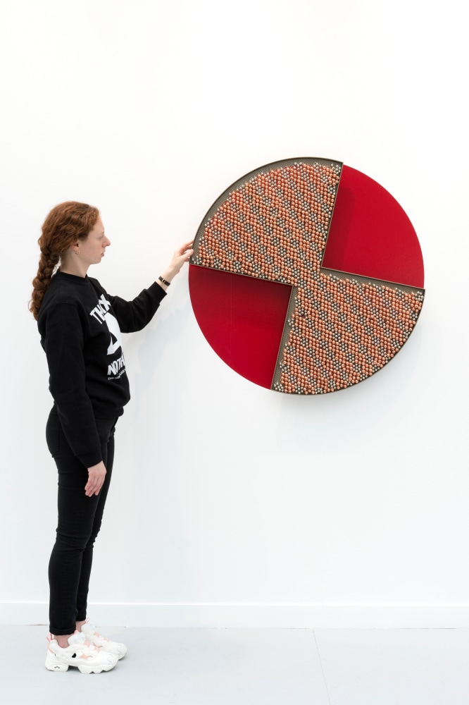 sonic rotating geometry type d&amp;nbsp;&amp;ndash;&amp;nbsp;copper and nickel plated #51, 2015

steel sheet, powder coating, ball bearings, metal grid, copper plated bells, nickel plated bells, metal rings

39.37 x 30.71 x 3.15 in.