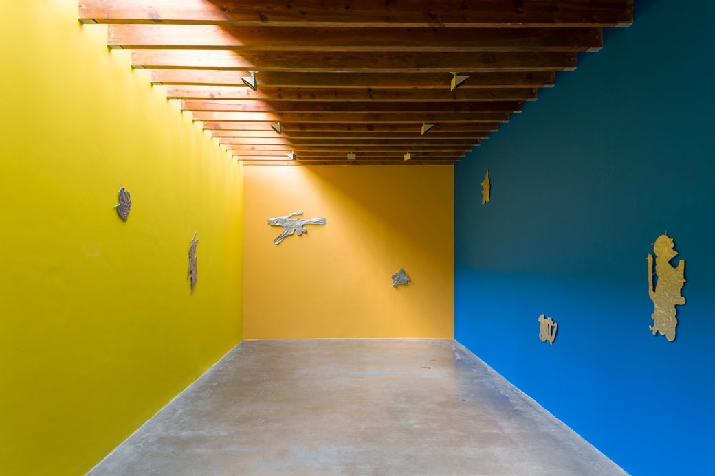 	rodrigo hern&amp;aacute;ndez, todo bosque locamente enamorado de la luna tiene una autopista que lo cruza de un lado a otro, ciclo chris sharp, 2016