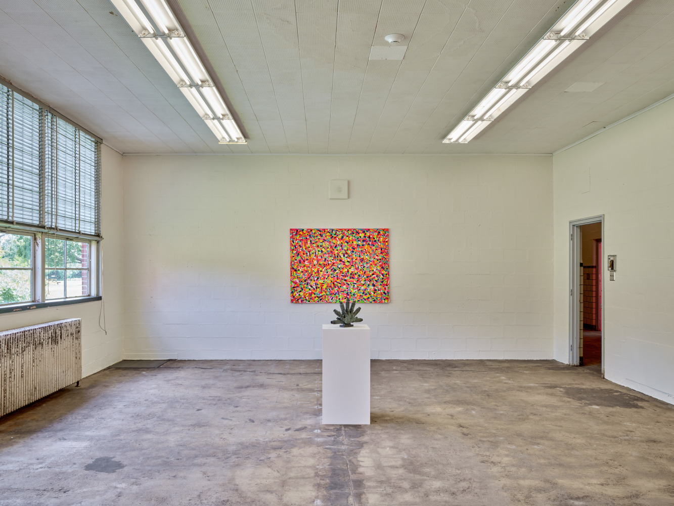 vista de instalaci&amp;oacute;n marta minuj&amp;iacute;n en&amp;nbsp;the campus 2nd annual exhibition, 2025. foto guang xu⁠