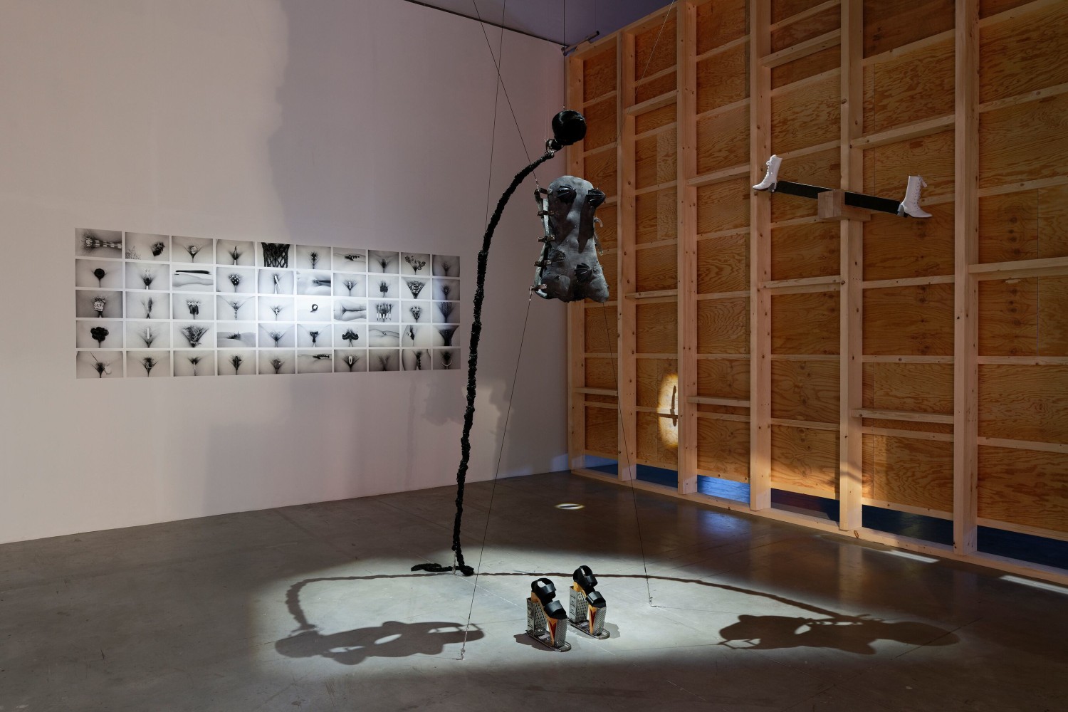 Vista de instalaci&amp;oacute;n de Macho Sentimental vol. II, as part of City Prince/sses, Palais de Tokyo, Par&amp;iacute;s, 2019