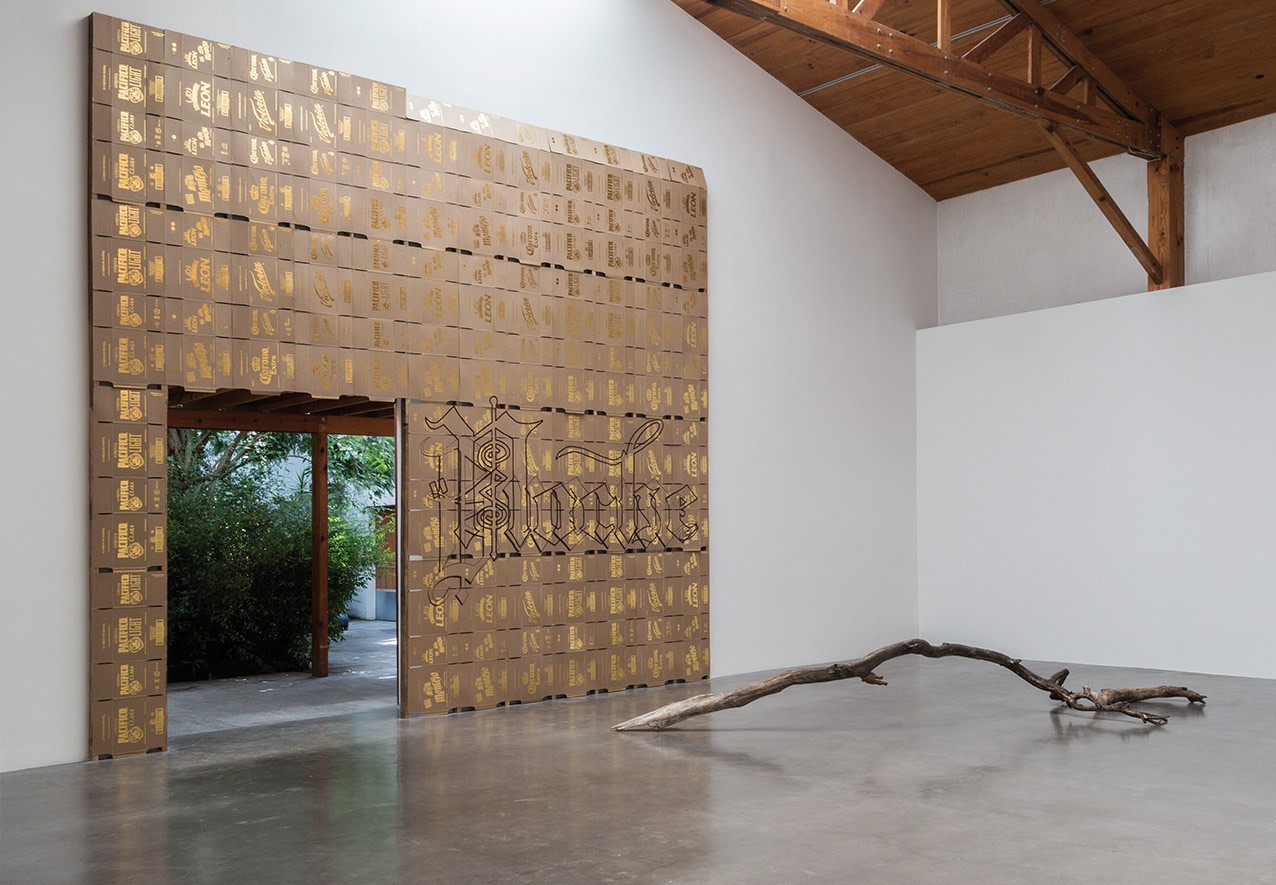 	danh vo, log dog, 2013