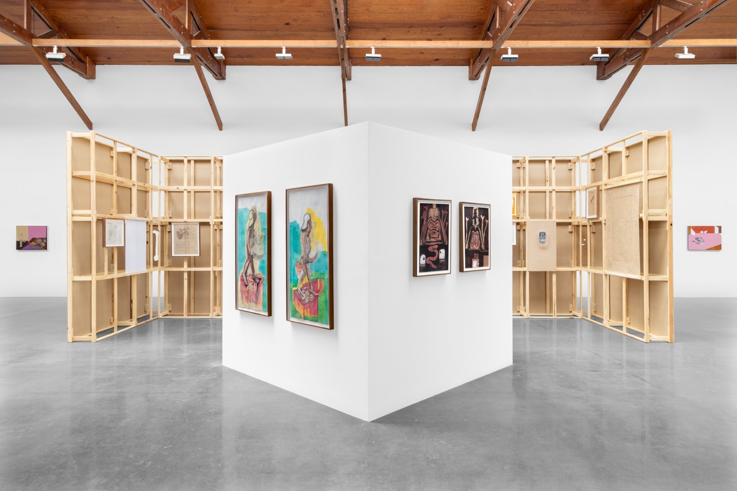 Vista de instalaci&amp;oacute;n de&amp;nbsp;The Man Who Should Be Dead. You have to go in to get out, kurimnazutto, Ciudad de M&amp;eacute;xico, 2023