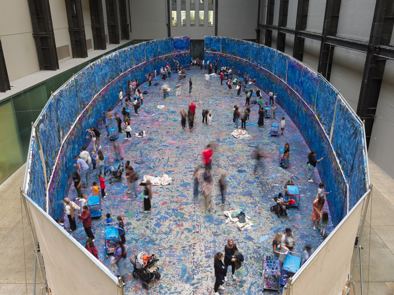 vista de instalaci&amp;oacute;n oscar murillo: the flooded garden. tate modern, 2024 foto: tim bowditch, cortes&amp;iacute;a del artista. copyright &amp;copy; oscar murillo


&amp;nbsp;
