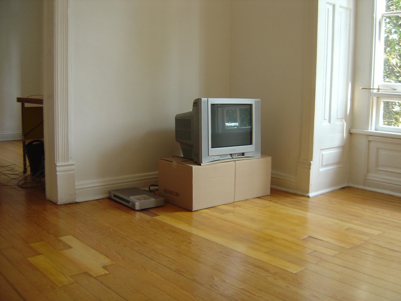 	tr&amp;aacute;fago, kurimanzutto, ciudad de m&amp;eacute;xico, 2004