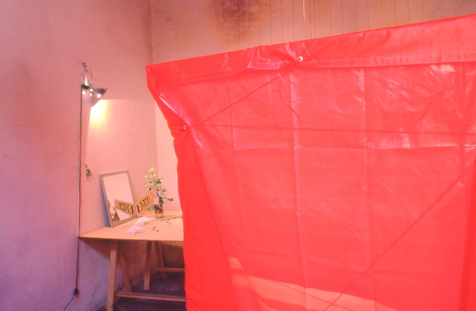 	sleeping on the roof, carlos b. zetina 127, ciudad de m&amp;eacute;xico, 2002