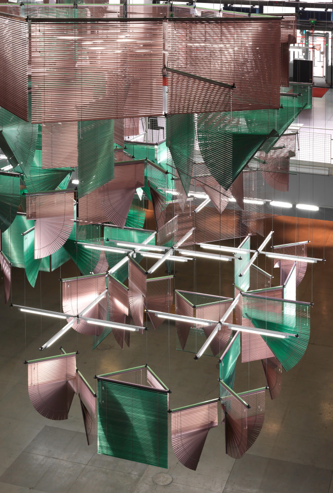 lingering nous, 2016

aluminum venetian blinds, aluminum hanging structure, powder coating, steel wire, led tubes, cable

67.52 x 379.13 x 427.56 in.

installation view at centre pompidou, paris

photo: philippe migeat, 2016